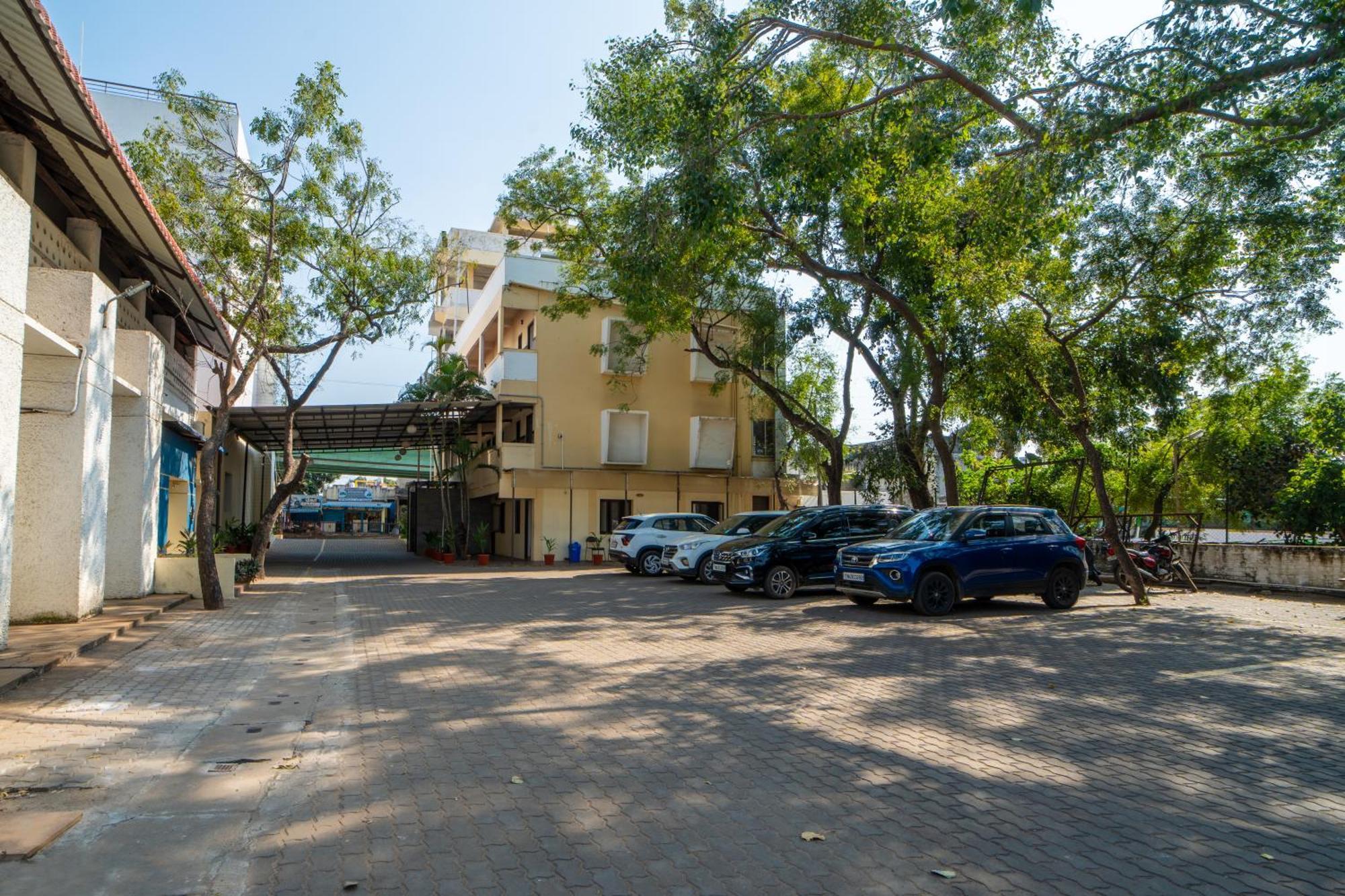 Yagappa Residency Hotel Танджавур Екстериор снимка